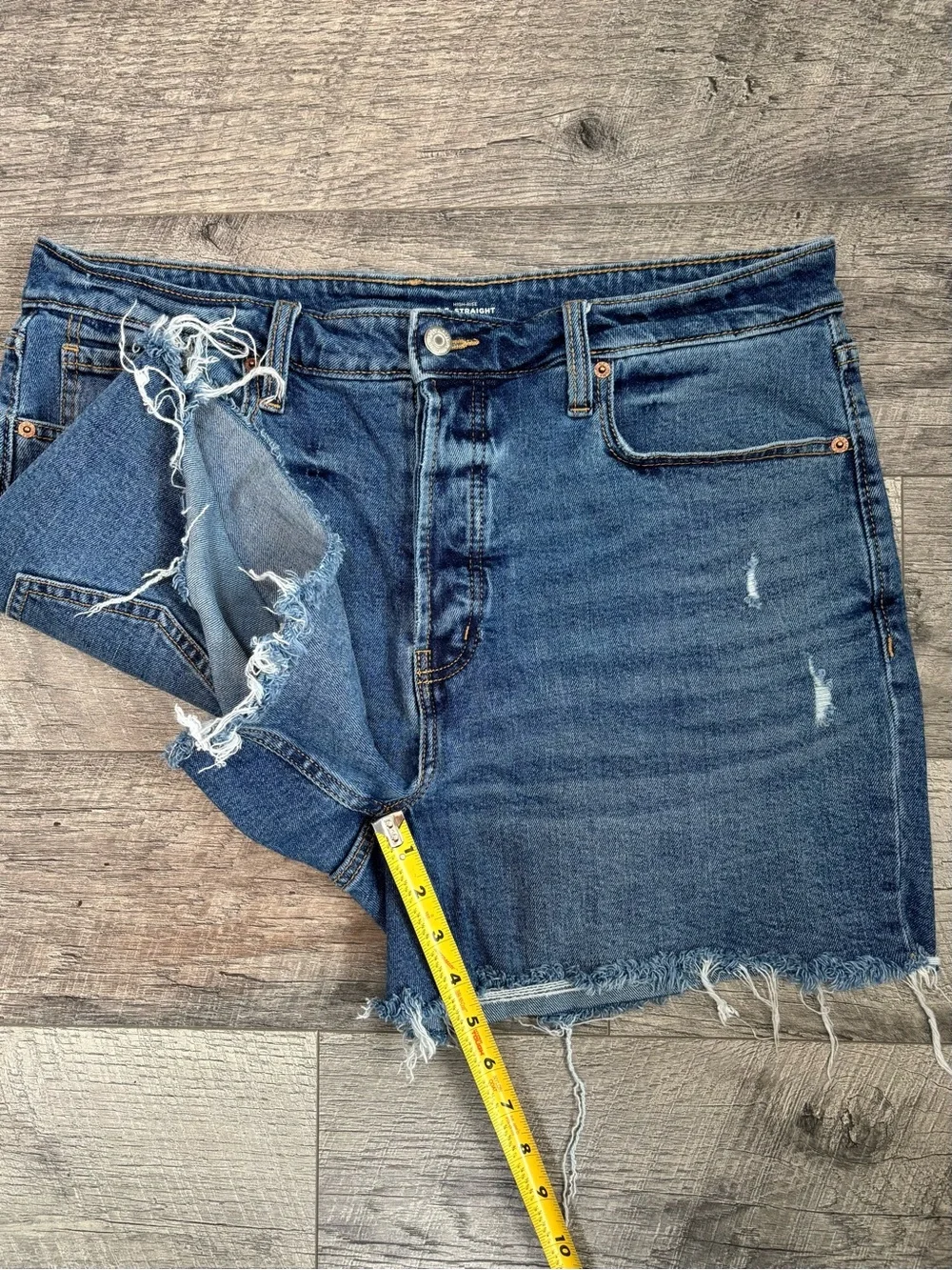 Old Navy OG Straight Denim Shorts 16 High Rise Button Fly Frayed Raw Hem Smooth